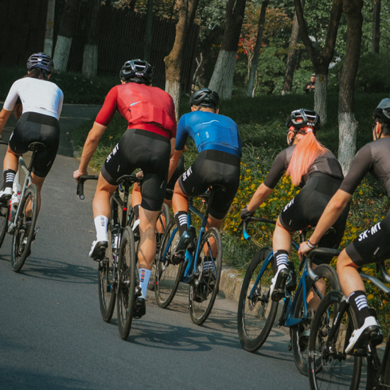 OEM Großhandel Radtrikot, atmungsaktive Fahrradbekleidung, leicht, Kurzarm, Radshirts, Sporttrikots für Herren